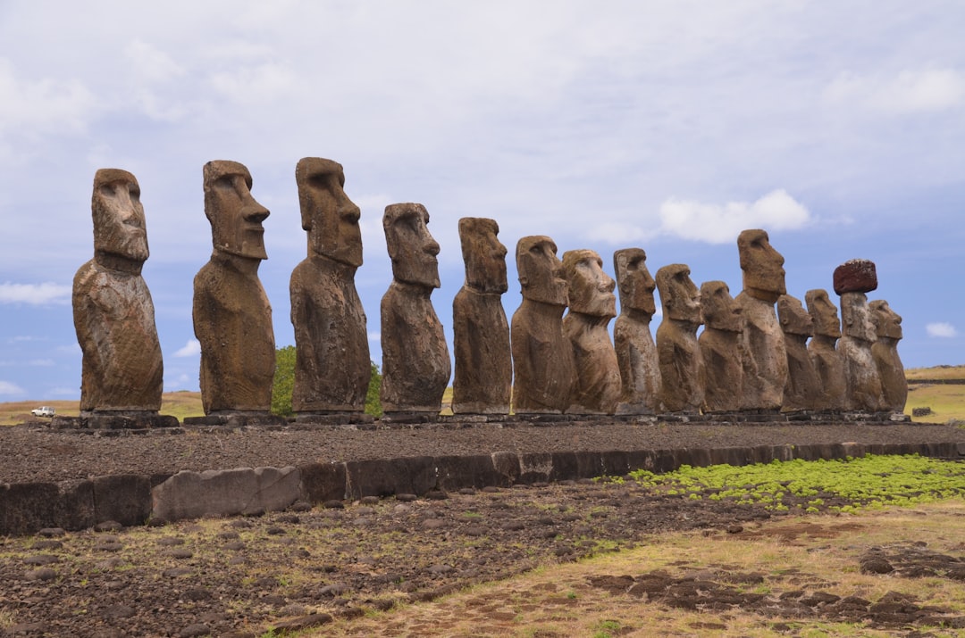 Ahu Tongariki: 15 Moai at Sunrise on Easter Island - Isola di Pasqua | Secret World Trip Planner