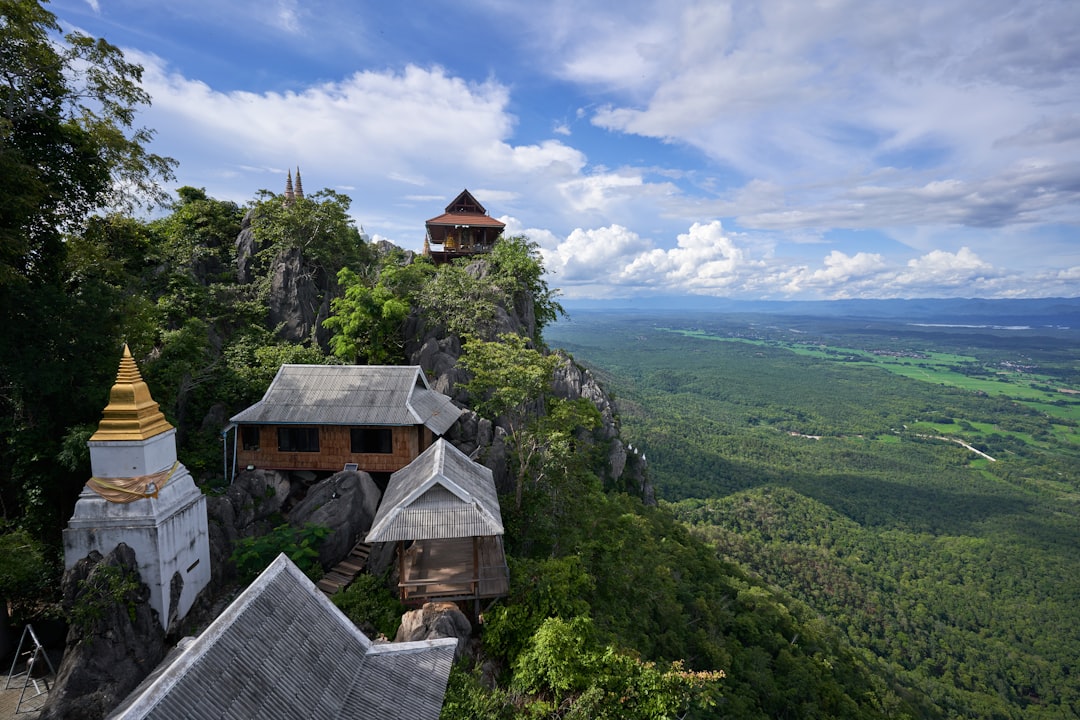 Découvrez Phu Thok : la Montagne Solitaire de Thaïlande - Chiang Khan District | Secret World Trip Planner