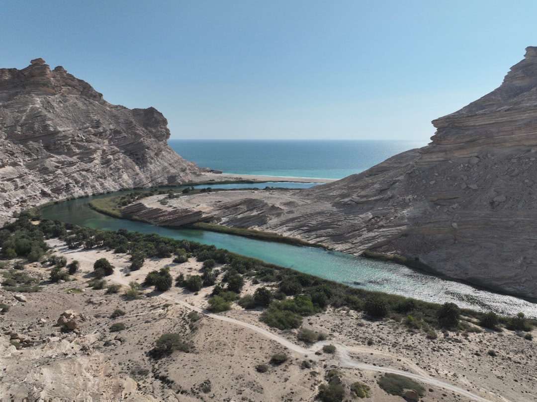 Découvrez Jabal Sumaynah : un joyau naturel d'Oman | Secret World Trip Planner