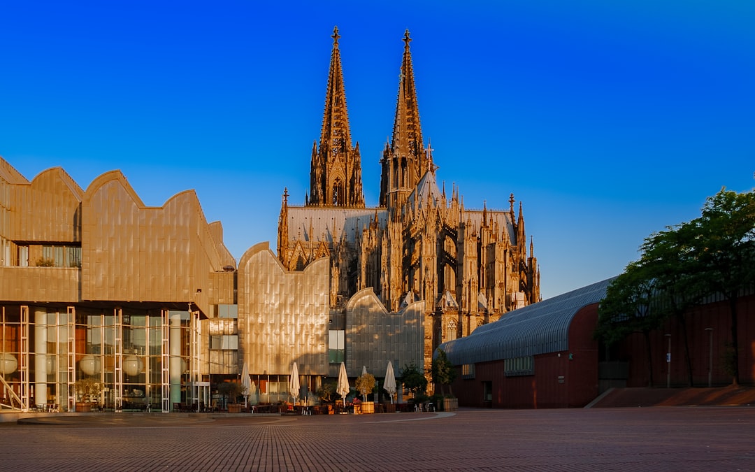 Duomo di Colonia: la cattedrale gotica più alta d'Europa - Domkloster 4 | Secret World Trip Planner