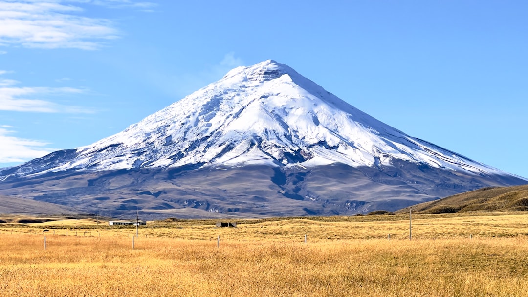 Cotopaxi : gravir le plus haut volcan actif de l'Équateur - Cotopaxi | Secret World Trip Planner