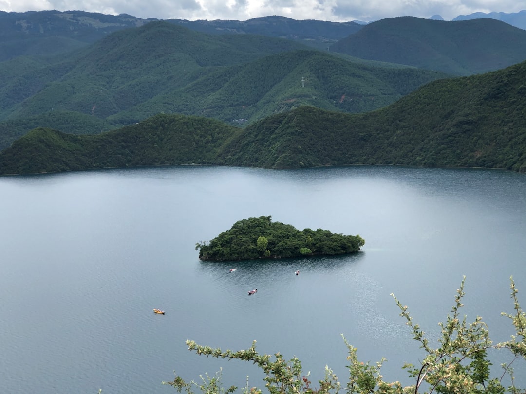 Lago Phewa, Pokhara: Spiegel des Annapurna - Lago Phewa | Secret World Trip Planner