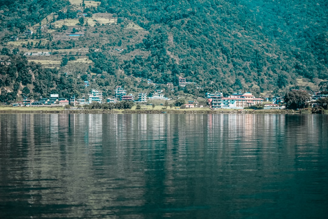 Lago Phewa, Pokhara: Spiegel des Annapurna - Lago Phewa | Secret World Trip Planner