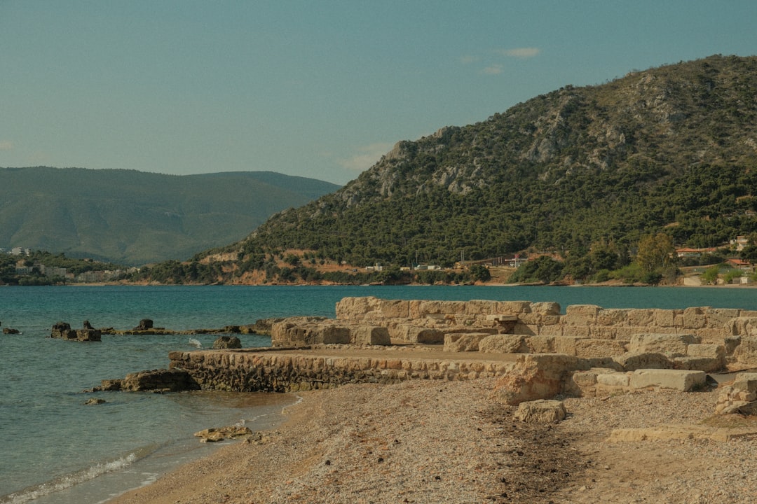 Scopri Pente Pigadia: un tesoro storico in Grecia - 9V8X+W9 Filippiada | Secret World Trip Planner