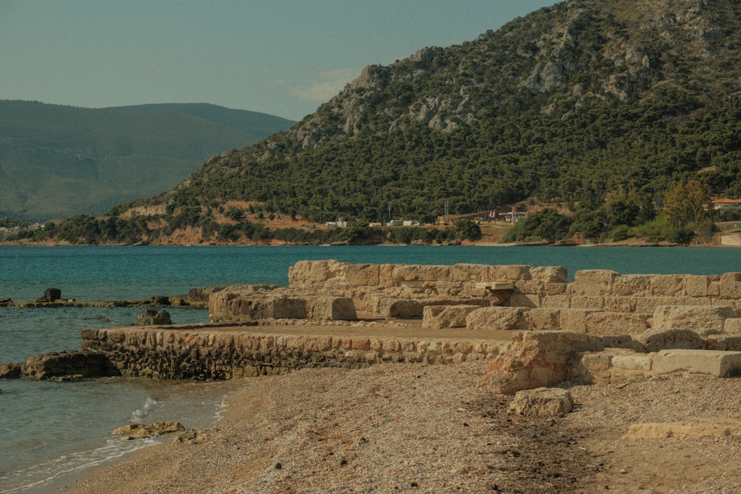 Scopri Pente Pigadia: un tesoro storico in Grecia - 9V8X+W9 Filippiada | Secret World Trip Planner