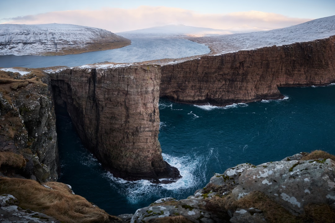 Sørvágsvatn: il lago che galleggia sull'oceano — Sørvágsvatn