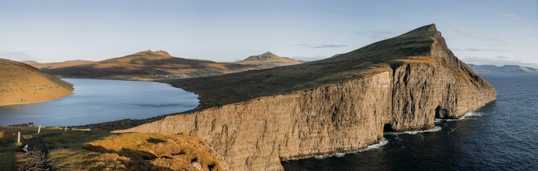 Sørvágsvatn : le lac qui flotte sur l'océan - Sørvágsvatn | Secret World Trip Planner