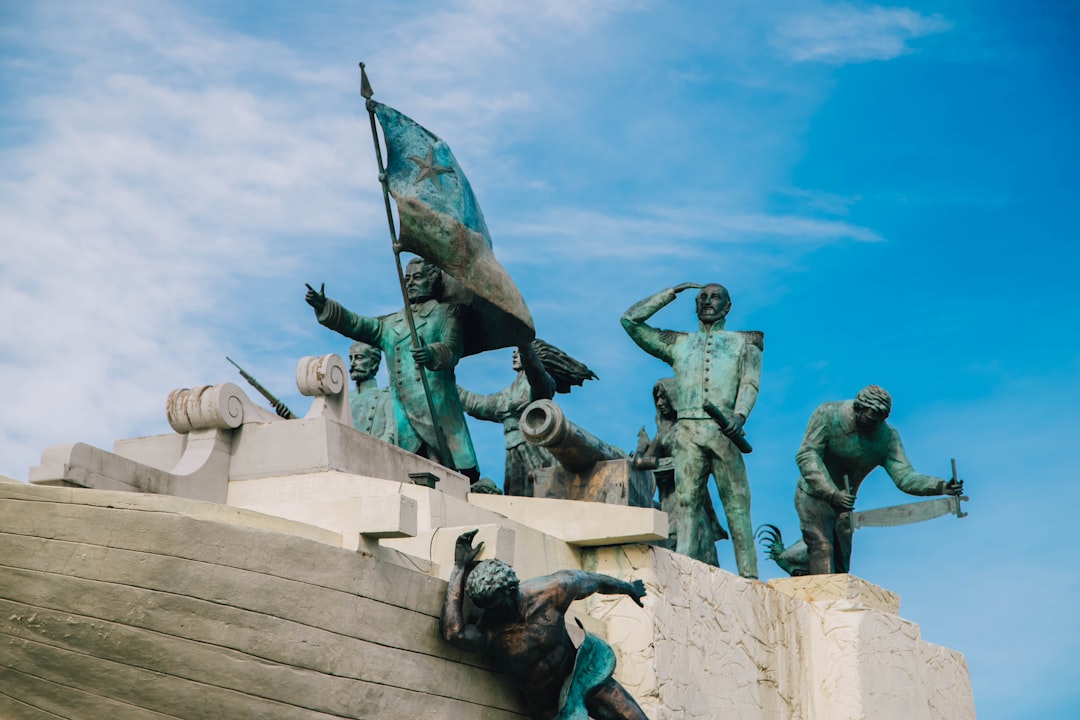 Monument à la Famille Minera : un hommage à l'histoire minière du Chili - Machalí | Secret World Trip Planner