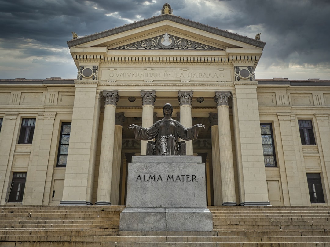 Découvrez Alma Mater : la mère des études à Cuba - Havana | Secret World Trip Planner