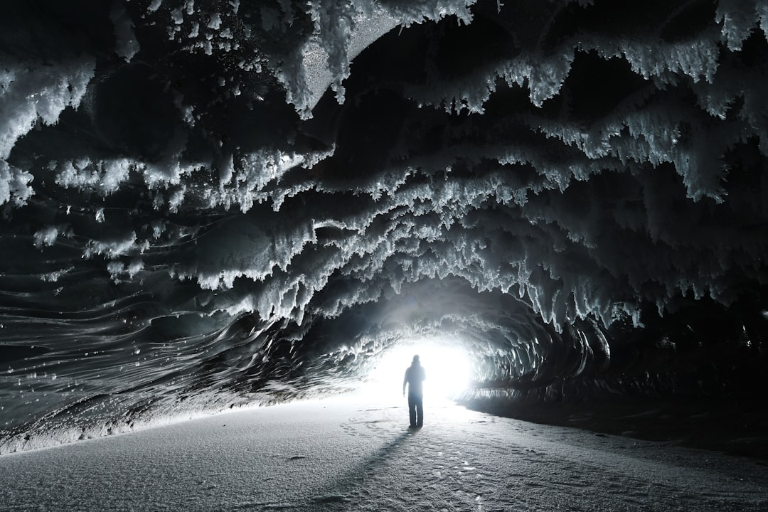 Grotte de glace de Narusawa : au cœur du Fuji - Minamitsuru District | Secret World Trip Planner