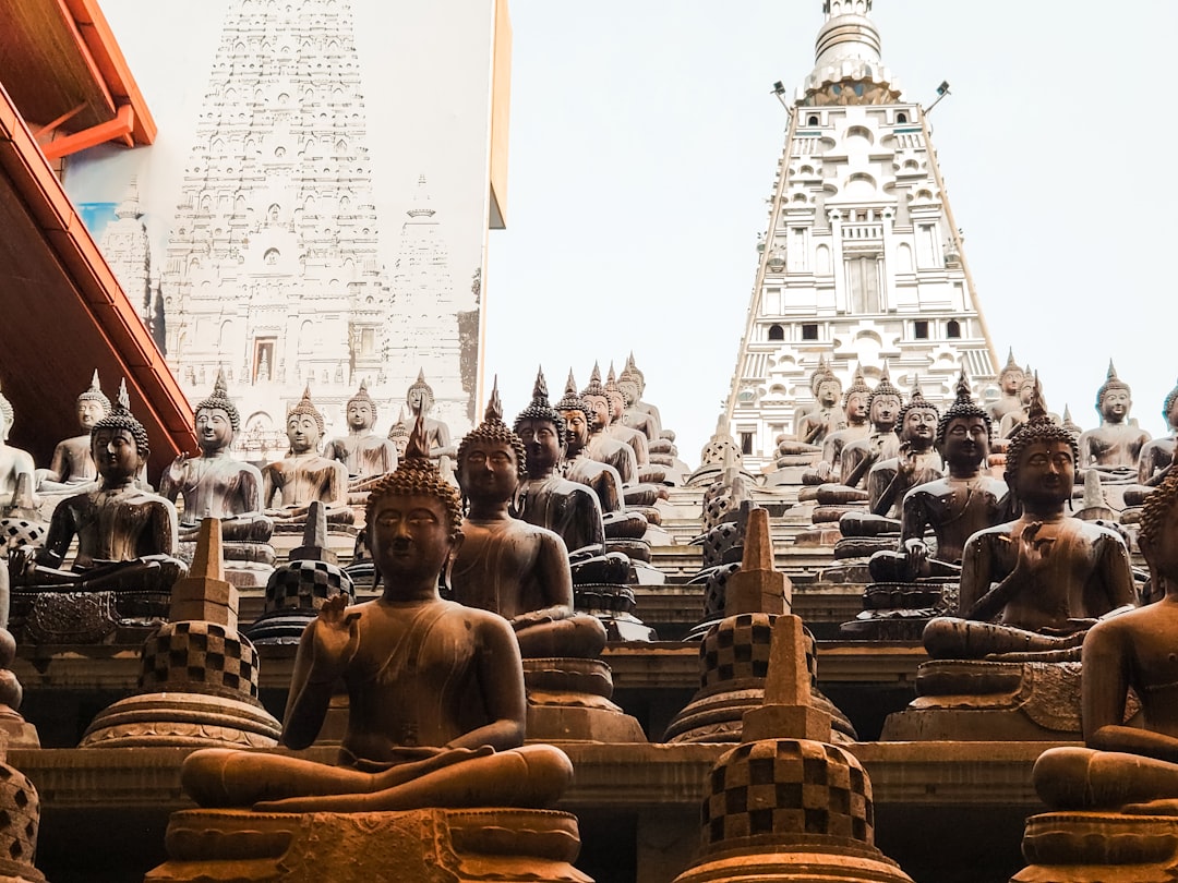 Découvrez le Temple Gangaramaya : un bijou culturel à Colombo - Colombo | Secret World Trip Planner