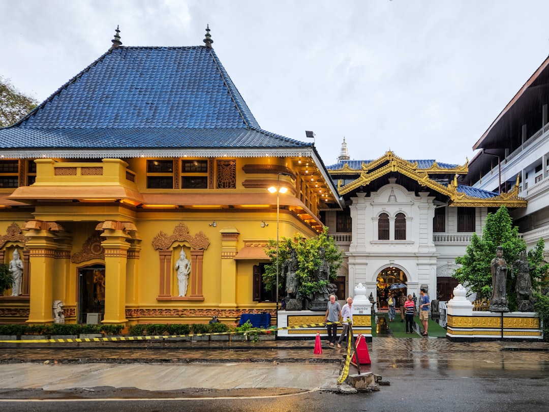 Découvrez le Temple Gangaramaya : un bijou culturel à Colombo - Colombo | Secret World Trip Planner