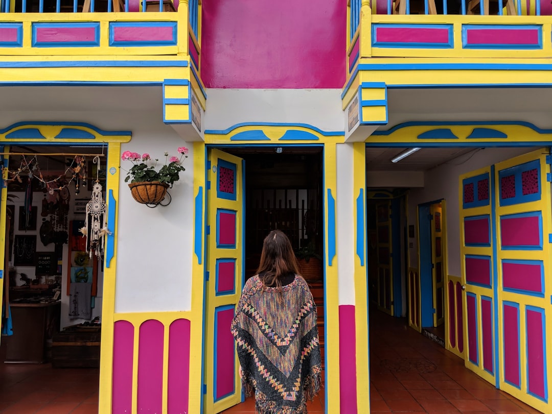 Scopri il Museo de Trajes a Bogotá: un viaggio nella cultura colombiana - Bogotá | Secret World Trip Planner