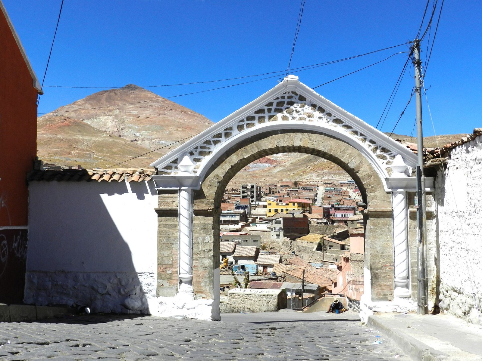 Arco: Eine Reise zwischen Kultur und Abenteuer in Bolivien - Copacabana | Secret World Trip Planner