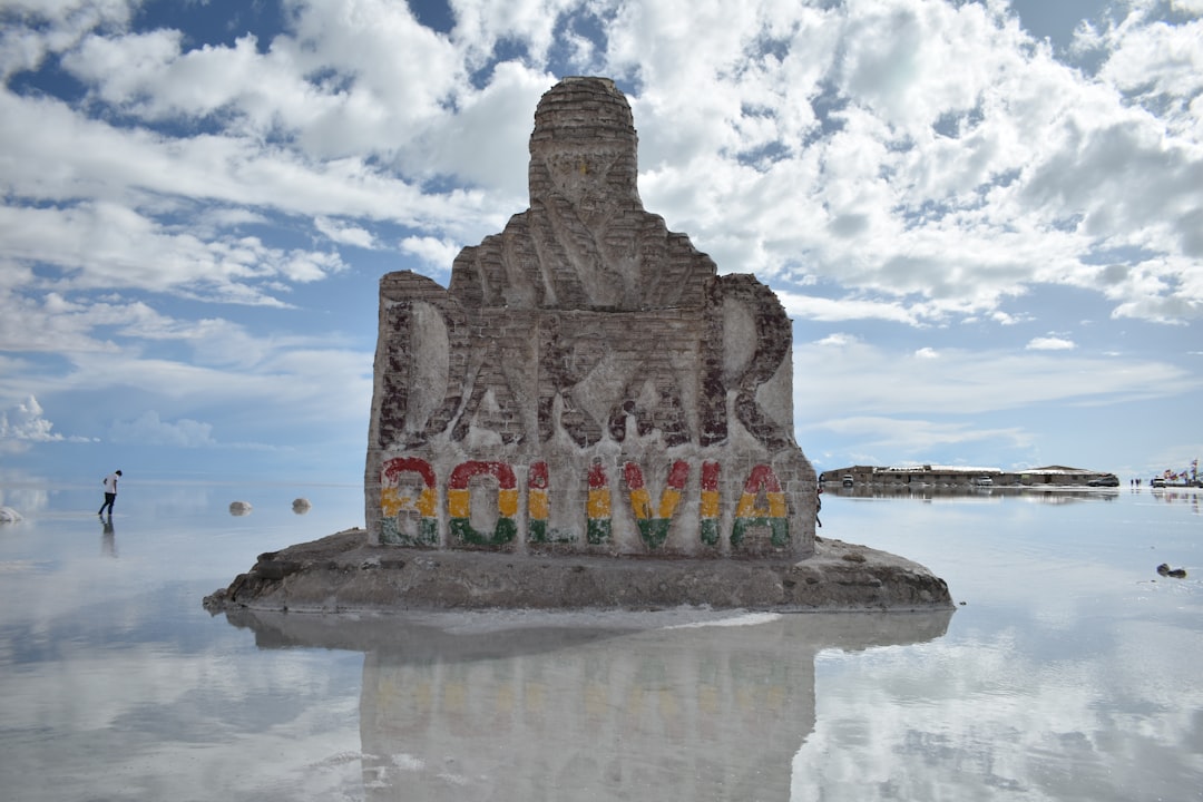 Arco : un voyage entre culture et aventure en Bolivie - Copacabana | Secret World Trip Planner