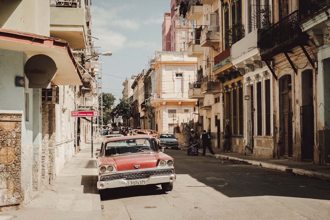 Erkunde Don Quijote: Eine Reise in die kubanische Kultur - La Habana | Secret World Trip Planner