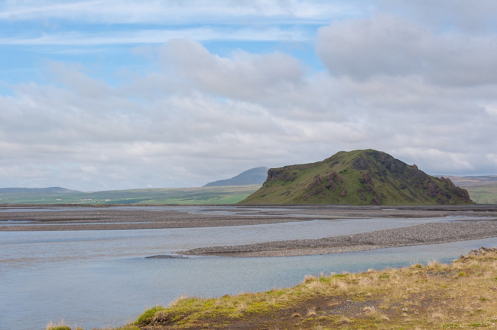Entdecken Sie Stóra Dímon: Der bezaubernde Berg Islands