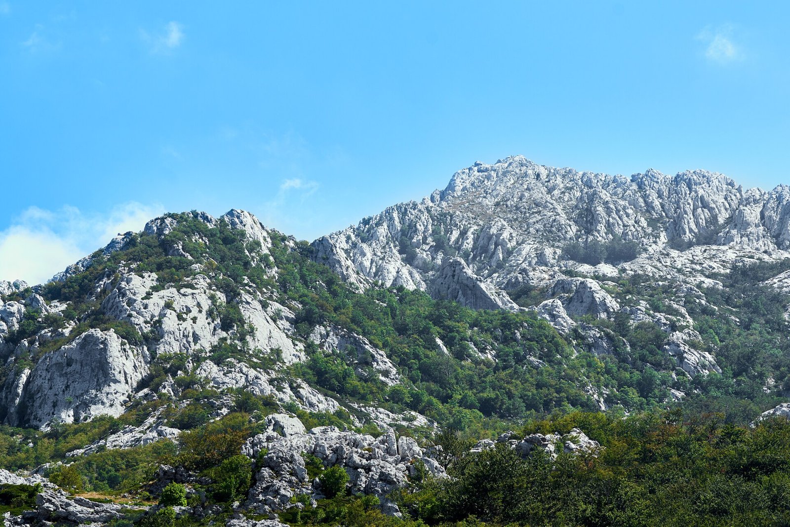 Esplorare Crnopac: il tesoro nascosto della Croazia — Gračac