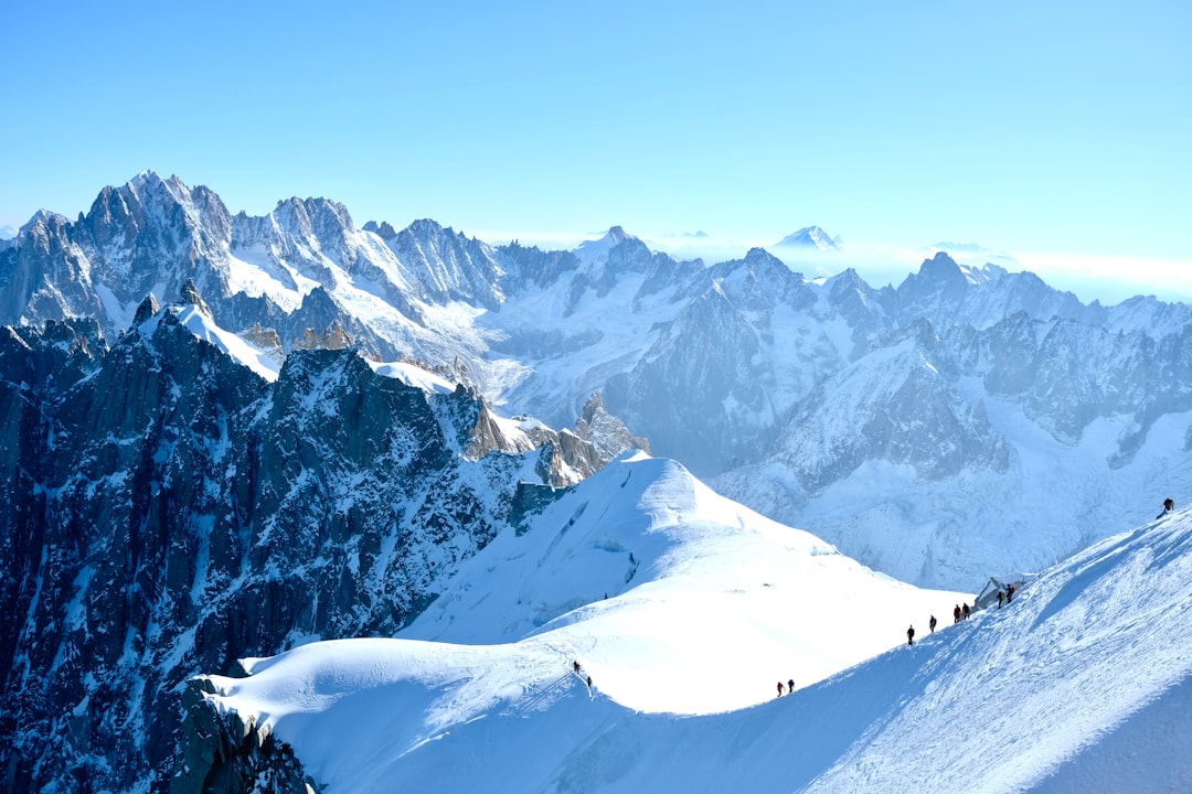 Tour du Mont Blanc : un trekking alpin de 170 km - Route d'Argentiere | Secret World Trip Planner