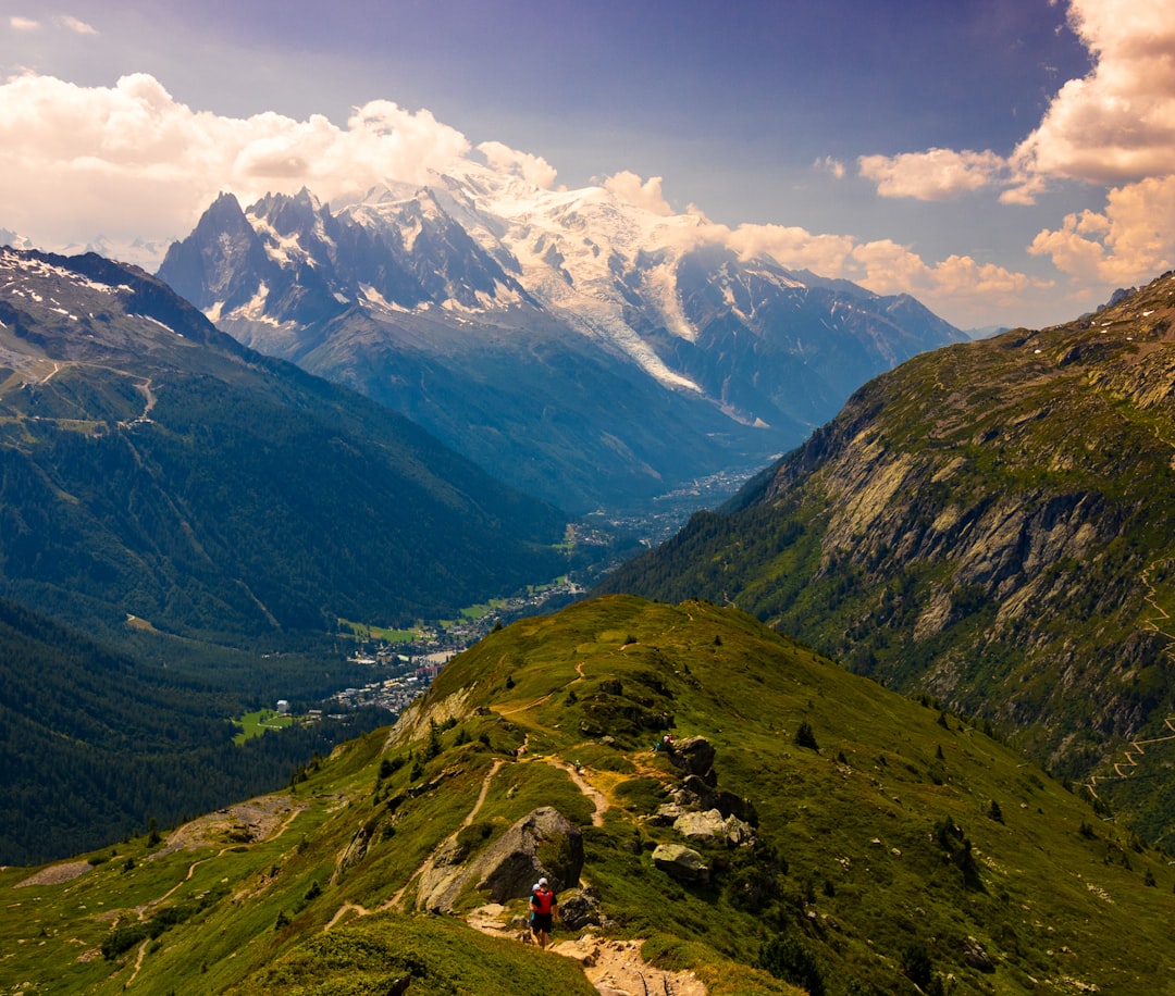 Tour du Mont Blanc : un trekking alpin de 170 km - Route d'Argentiere | Secret World Trip Planner
