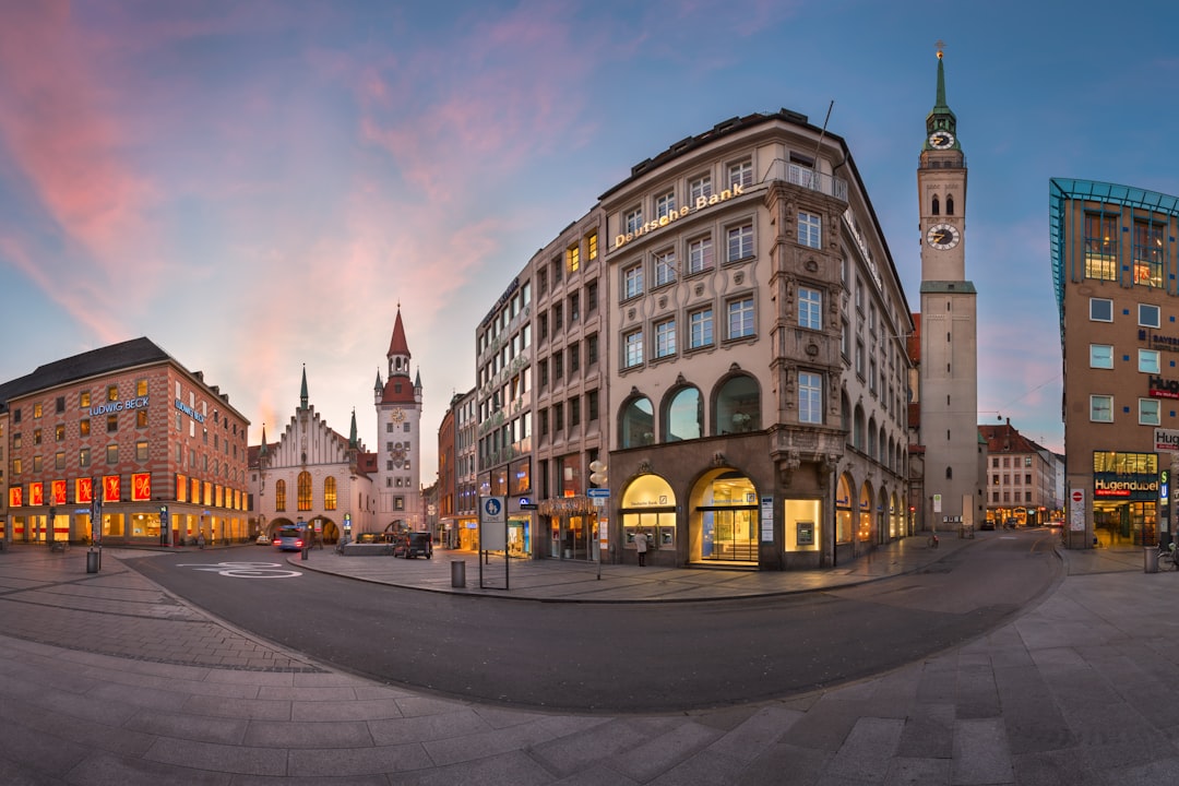 Marienplatz Monaco: Traditionelle Märkte im gotischen Platz - Marienplatz | Secret World Trip Planner