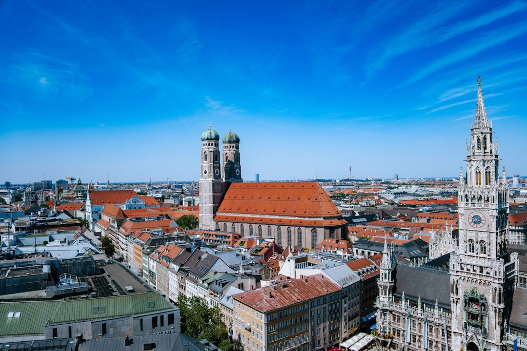 Marienplatz Monaco: Traditionelle Märkte im gotischen Platz - Marienplatz | Secret World Trip Planner