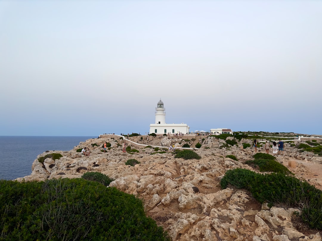 Phare de Capo Murro di Porco : lumière sur la Sicile - Str. Capo Murro di Porco | Secret World Trip Planner