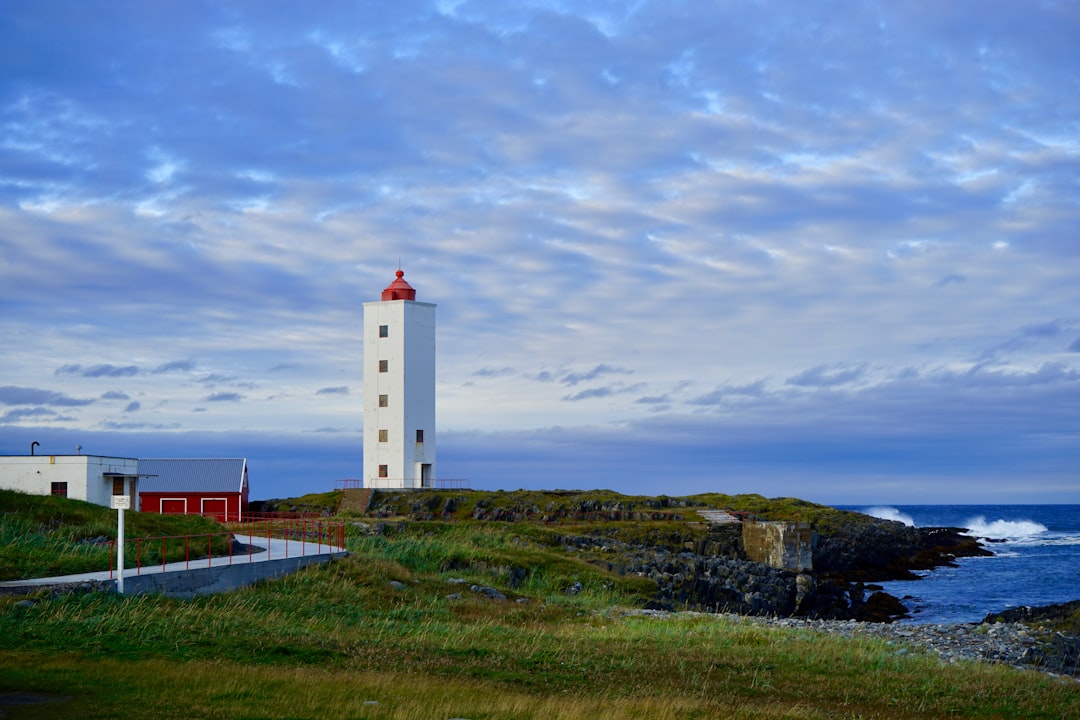 Dyrhólaey : sentinelle sur la mer noire d'Islande — CV29+VWV