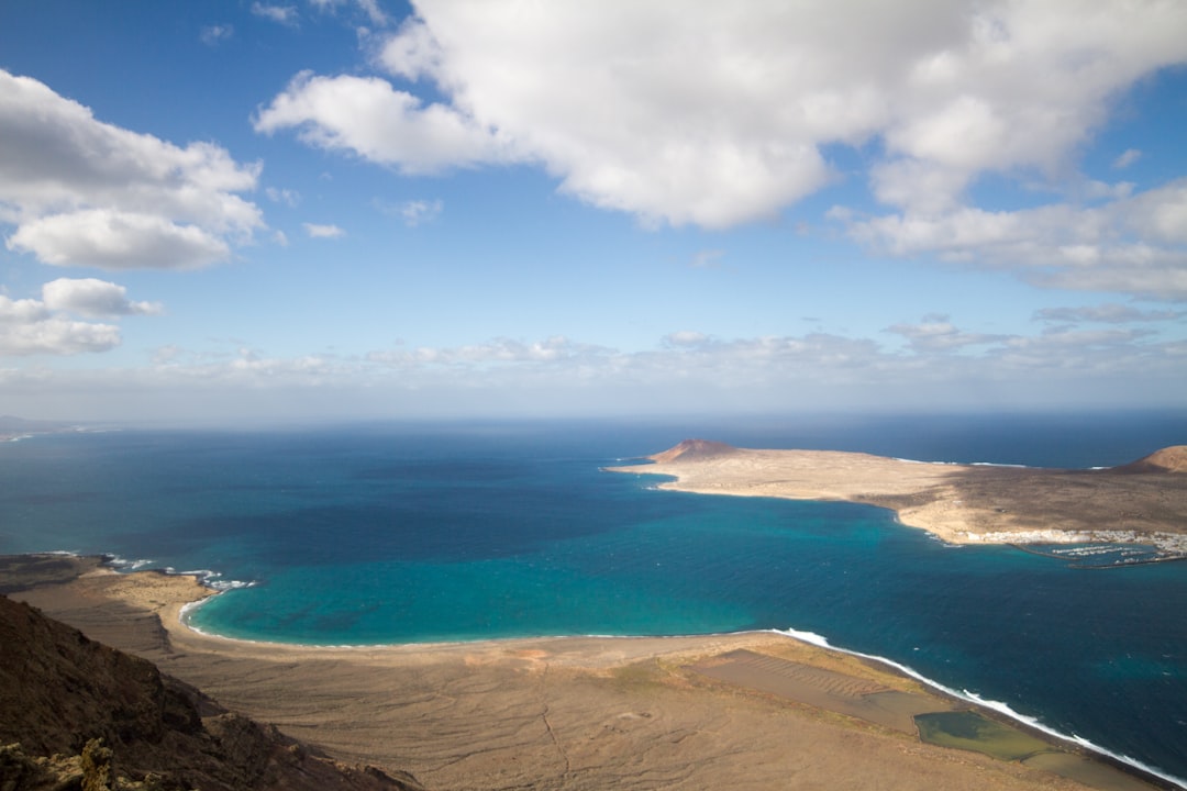 Mirador del Río: Manriques Aussichtspunkt auf Lanzarote - 35541 | Secret World Trip Planner