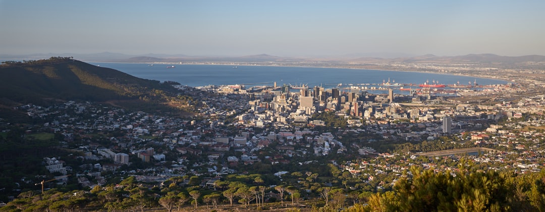 Tafelberg bei Sonnenuntergang: Kapstadt erleben - Cape Town | Secret World Trip Planner