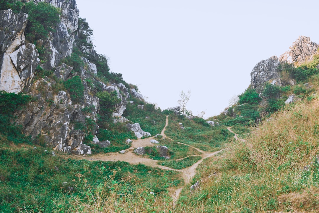 Hang Én: Sleep in the World's Third Largest Cave - Thuong Trach | Secret World Trip Planner