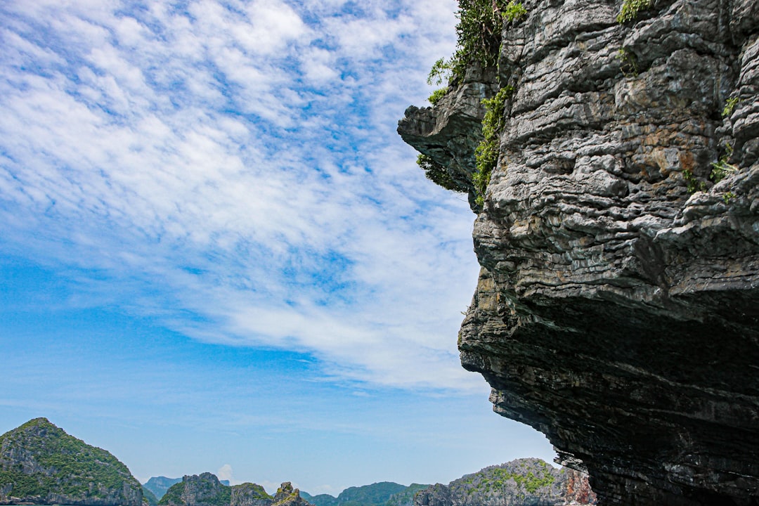 Hang Én: Sleep in the World's Third Largest Cave - Thuong Trach | Secret World Trip Planner
