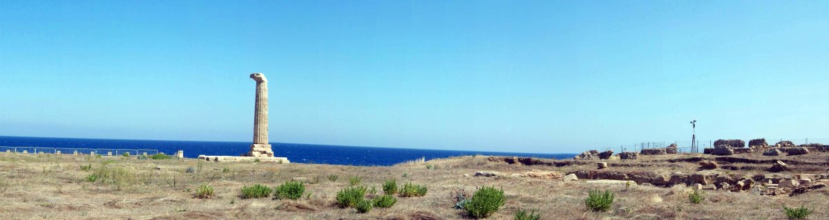 Capo Colonna : le phare et le temple d'Héra à Crotone - SP50 | Secret World Trip Planner