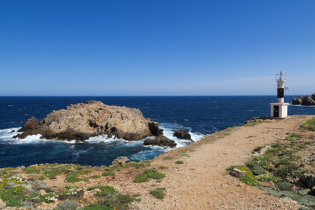 Faro di Punta Nati: Der Weltgrenze auf Menorca - 07769 Minorca | Secret World Trip Planner