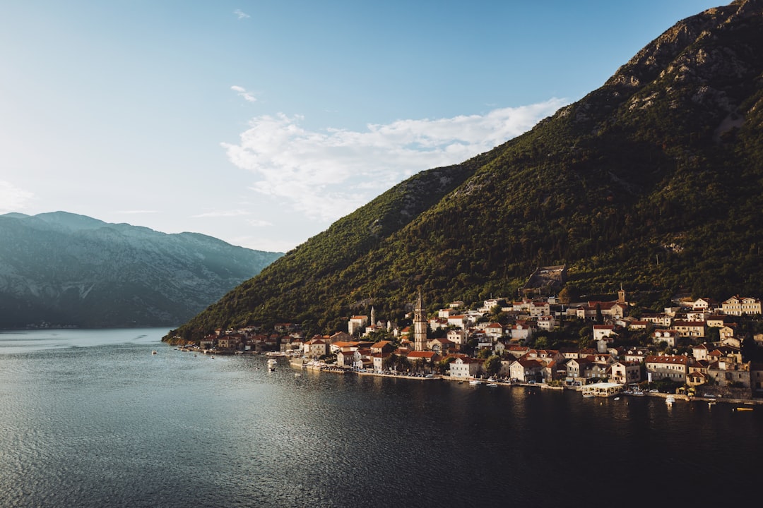 Découvrez Pusti Lisac : un coin de nature préservée au Monténégro - Brestice | Secret World Trip Planner