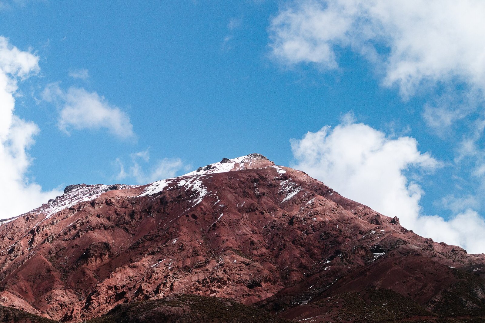 Découvrez Paryaqaqa : la Montagne Sacrée du Pérou | Secret World Trip Planner