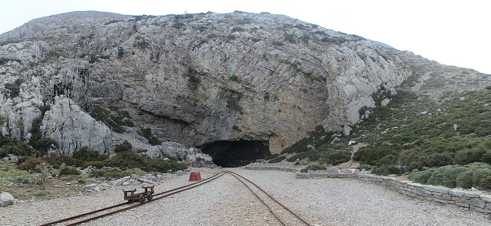 Entdecken Sie die Idaea-Höhle: Eine Reise in die griechische Geschichte - 6R5H+7H Anogia | Secret World Trip Planner