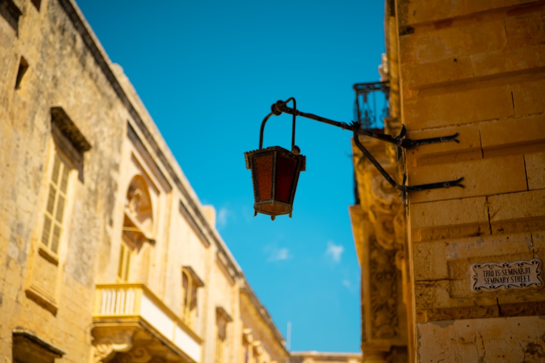 Entdecken Sie den Charme von Lanterns in Malta: Kultur und Musik - Valletta | Secret World Trip Planner