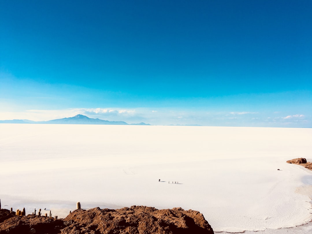 Salar de Uyuni : le désert de sel en Bolivie - Av. Ferroviaria | Secret World Trip Planner