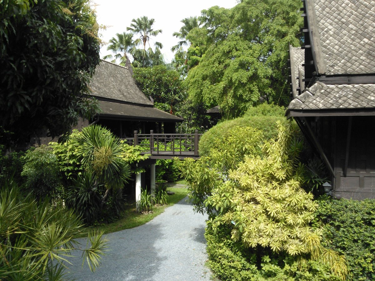 Suan Pakkad Palace: giardini reali nel cuore di Bangkok — Khet Ratchathewi