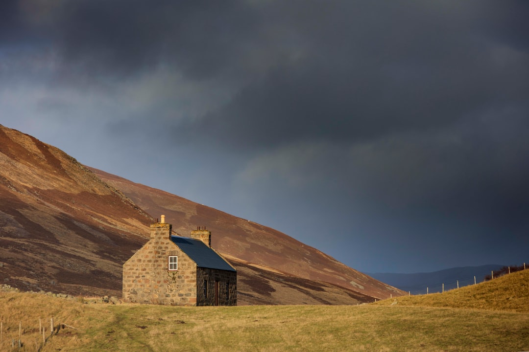 Scopri la Magia di Keills Chapel nelle Highlands Scozzesi - X76X+VR Lochgilphead | Secret World Trip Planner