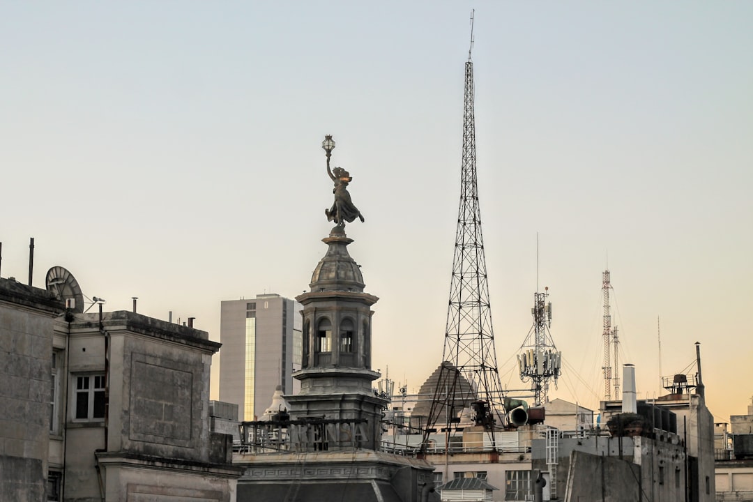 Planetarium Galileo Galilei: Zement und Sterne in Buenos Aires — Av. Sarmiento s/n