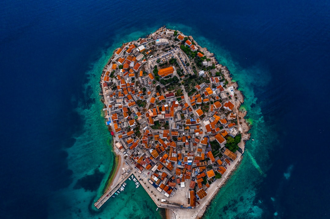 Križić : Un coin de nature préservée en Croatie - Podgora | Secret World Trip Planner
