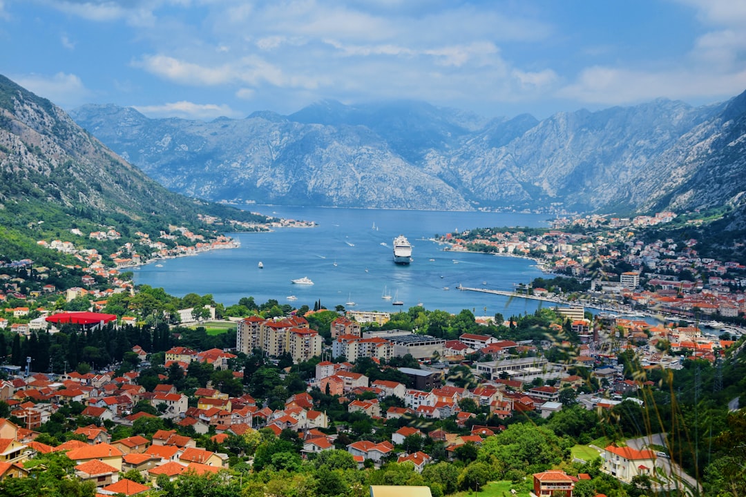Entdecken Sie Vukotićko Brdo: ein Naturjuwel in Montenegro - Orahovica | Secret World Trip Planner