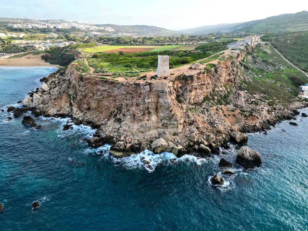 Golden Bay : la plage enchanteresse de Malte - Mellieħa | Secret World Trip Planner