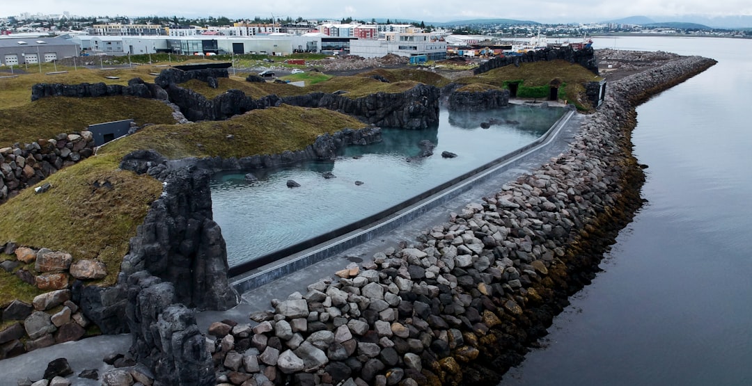 Lagune Secrète à Flúðir : les plus anciennes sources d'Islande - Hvammsvegur | Secret World Trip Planner