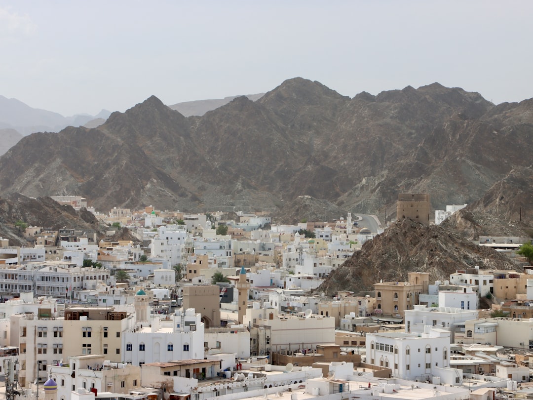 Découvrez Hawrat Hal Sulaym : un joyau naturel d'Oman - Adh Dhahir | Secret World Trip Planner