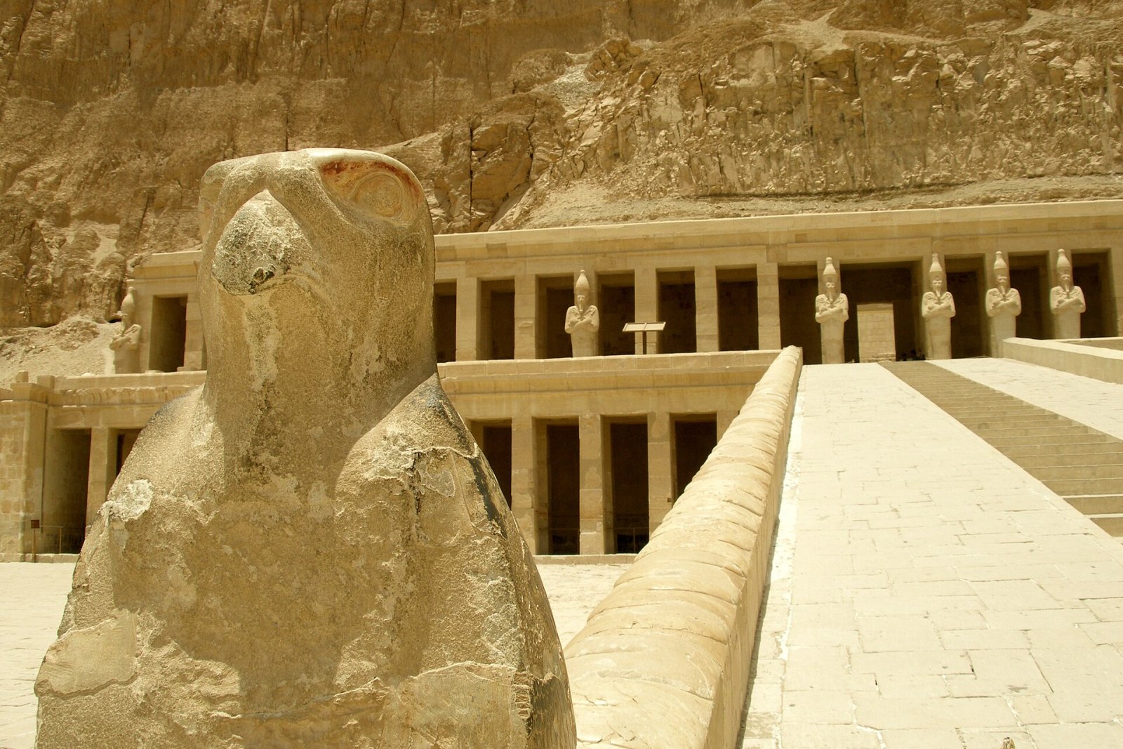 The Mortuary Temple of Hatshepsut: A Masterpiece of Ancient Egypt - Al Qarna | Secret World Trip Planner