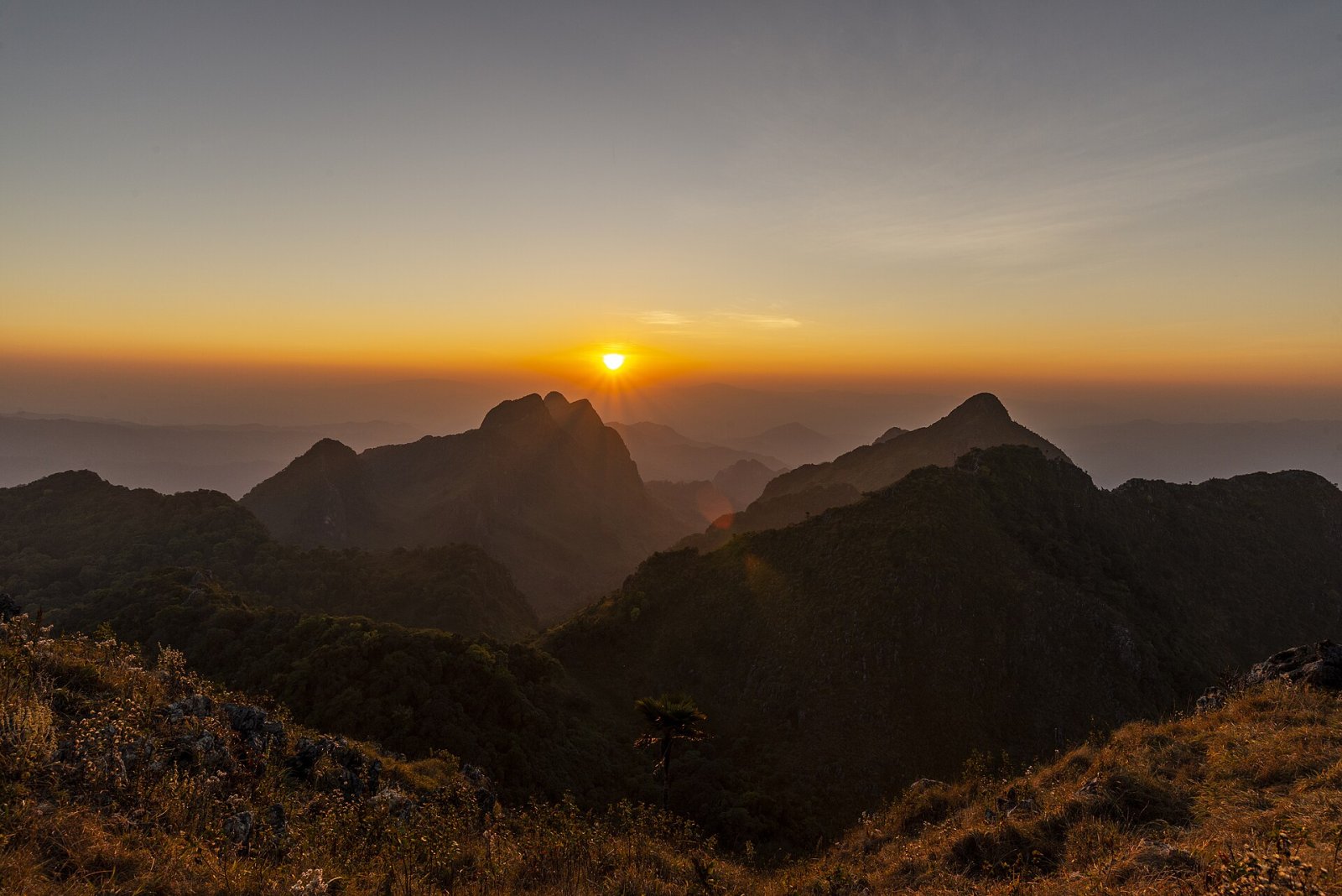 Doi Luang: The Majestic Mountain of Thailand - Mueang Phayao District | Secret World Trip Planner