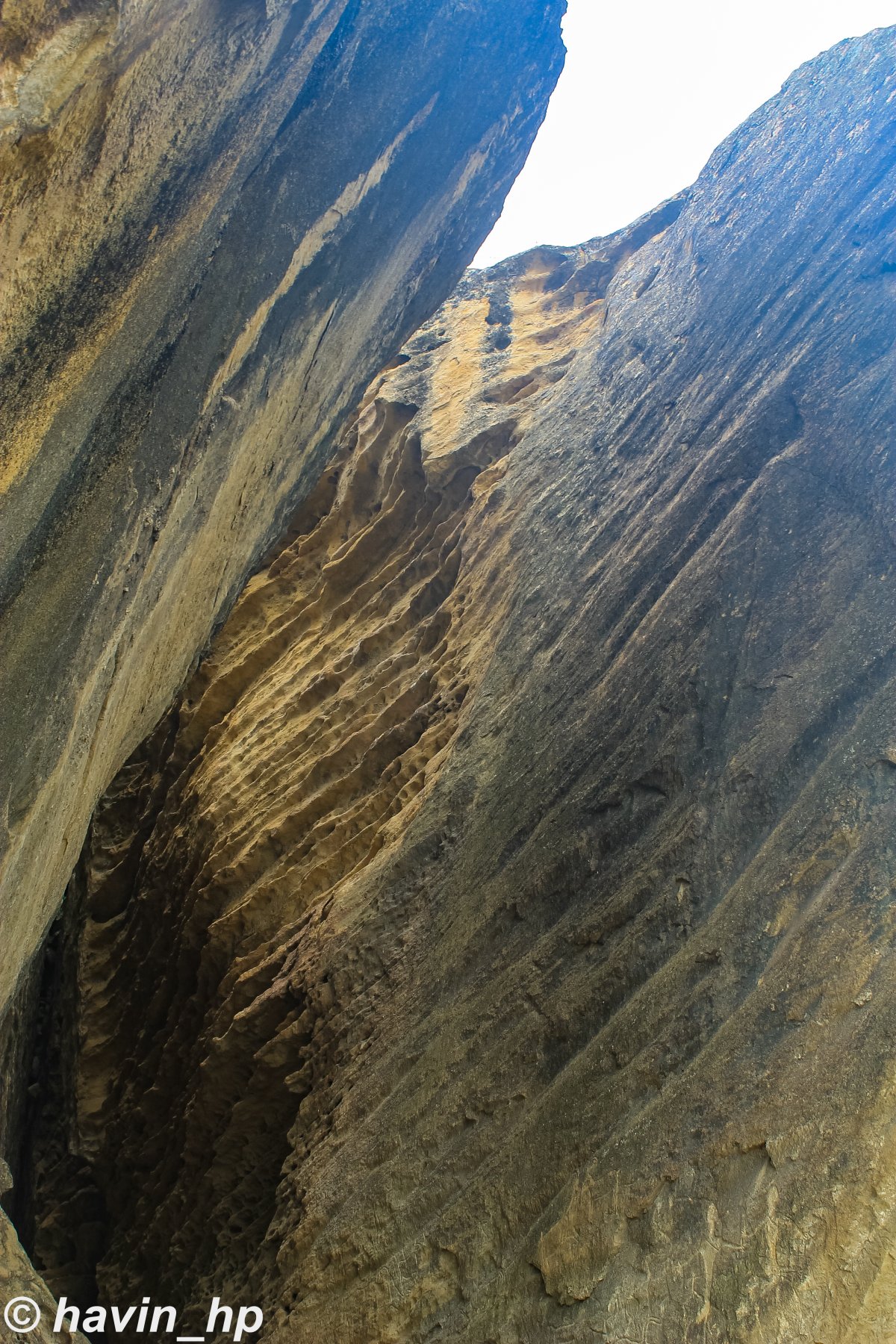 Qobustan: incisioni rupestri e vulcani di fango - 496H+H9C | Secret World Trip Planner